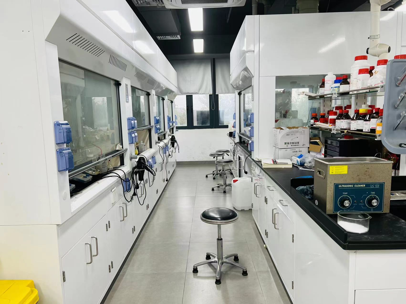 新出！150平生物医药新材料研发室 精装现房 实验台 通风橱