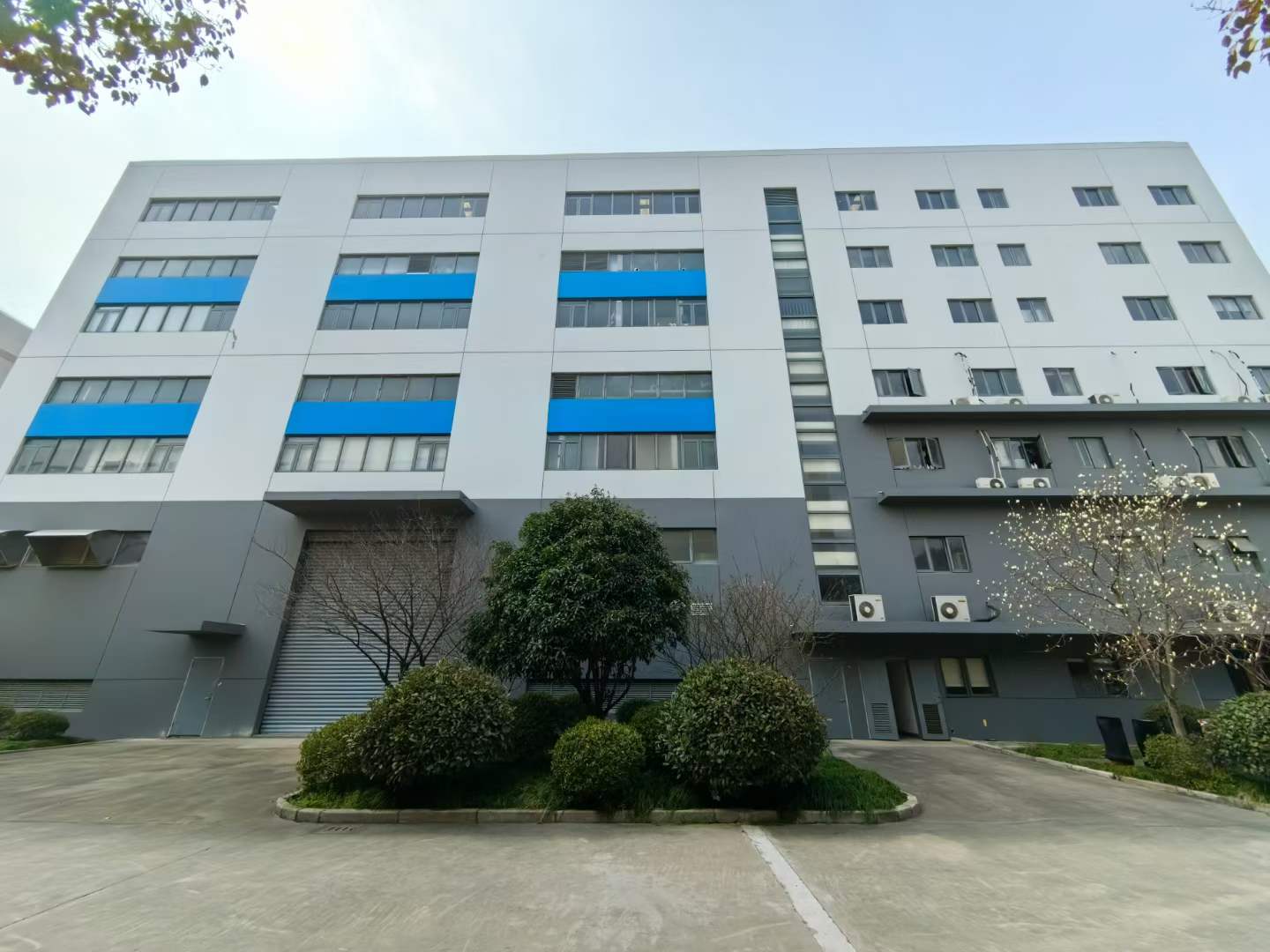 康桥周浦科技产业园，一楼楼上200平起租，研发检测组装展厅