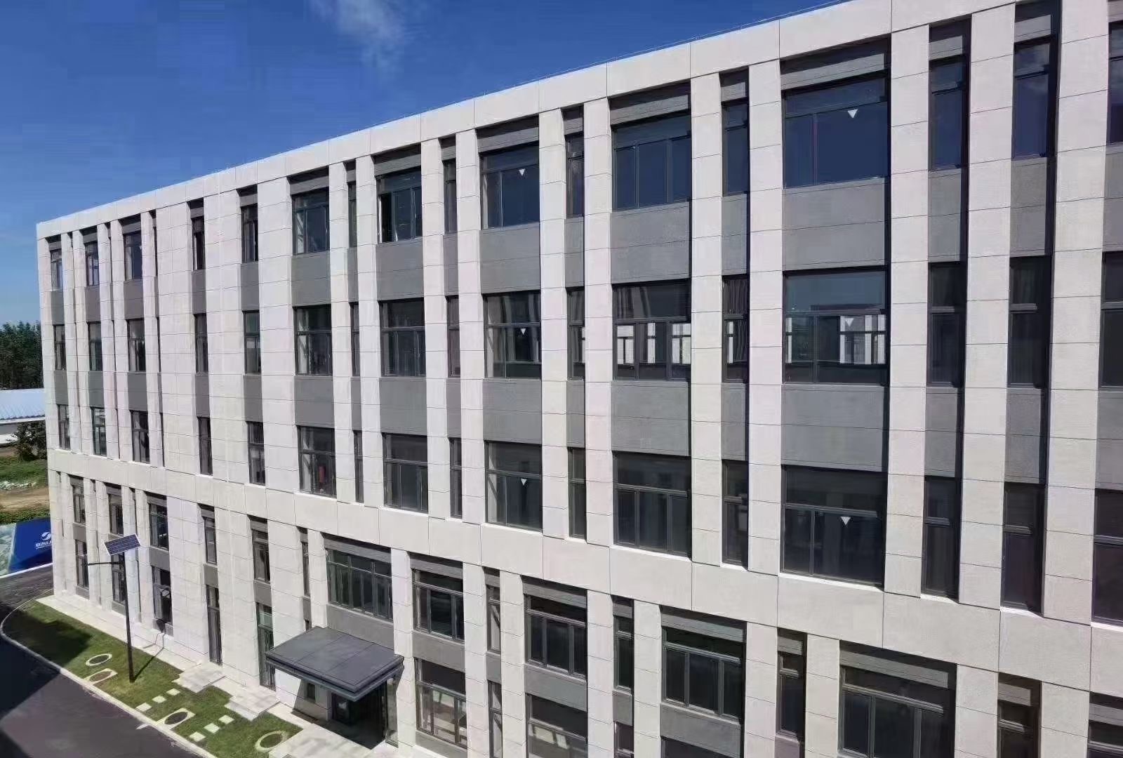 正定新区独栋办公楼，生产研发厂房，层高7.2米