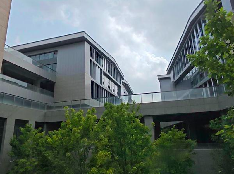 雄安核心区现房独栋办公楼出售，2200-5300㎡灵活空间，毗邻金湖公园