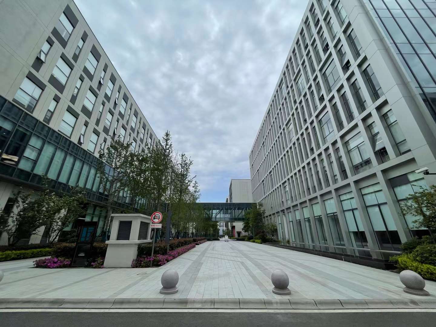 闵行。马桥智能产业园，实拍，精装700平万级洁净间，另有独栋